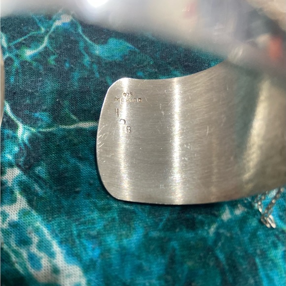 Sterling silver broad bangle - Picture 5 of 8